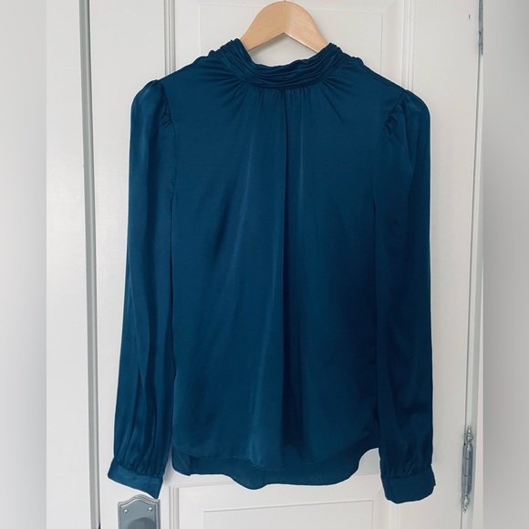 NWT Veronica Beard Neck Bow Tie Silk blouse, size 2 - Picture 4 of 12